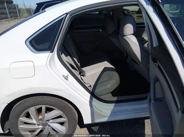 1VWBA7A39JC011714 2018 VOLKSWAGEN PASSAT - Image 8