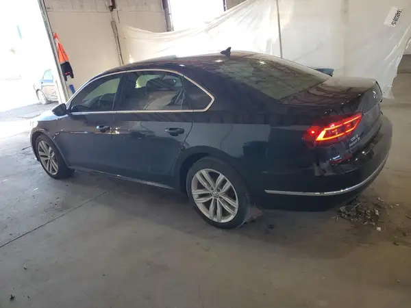 1VWBA7A39JC012913 2018 VOLKSWAGEN PASSAT - Image 2
