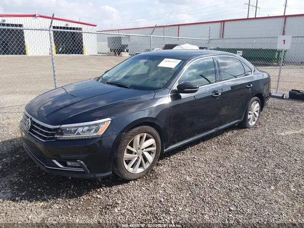 1VWBA7A39JC015472 2018 VOLKSWAGEN PASSAT - Image 2