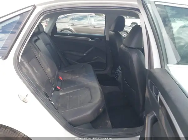 1VWBA7A39JC016895 2018 VOLKSWAGEN PASSAT - Image 8