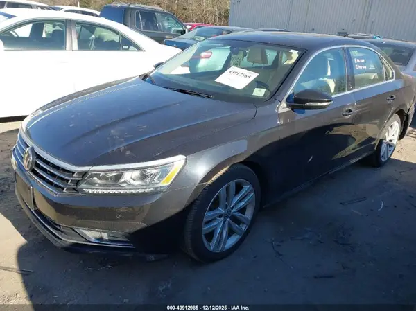 1VWBA7A39JC019473 2018 VOLKSWAGEN PASSAT - Image 2