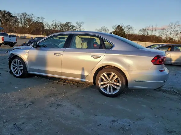 1VWBA7A39JC020820 2018 VOLKSWAGEN PASSAT - Image 2