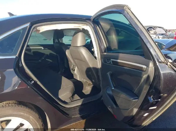 1VWBA7A39JC024432 2018 VOLKSWAGEN PASSAT - Image 8
