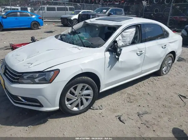 1VWBA7A39JC025841 2018 VOLKSWAGEN PASSAT - Image 2