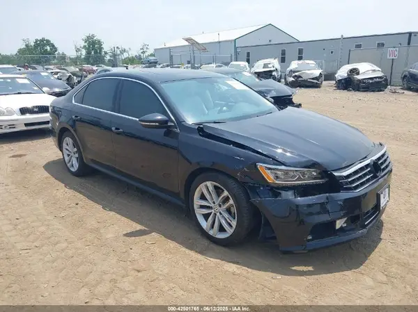 1VWBA7A39JC033051 2018 VOLKSWAGEN PASSAT - Image 1