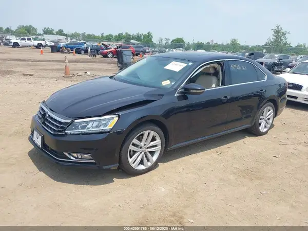 1VWBA7A39JC033051 2018 VOLKSWAGEN PASSAT - Image 2
