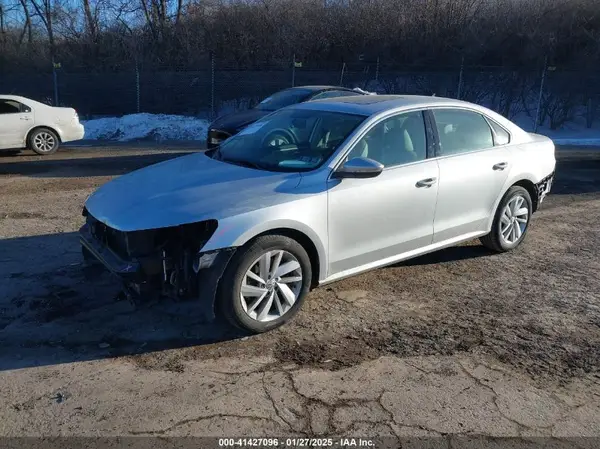 1VWBA7A39JC033390 2018 VOLKSWAGEN PASSAT - Image 2