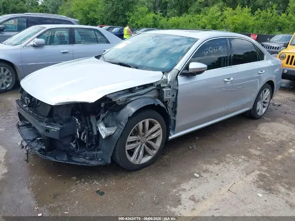1VWBA7A39JC036628 2018 VOLKSWAGEN PASSAT - Image 2