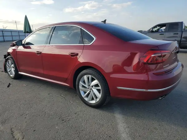 1VWBA7A39JC040761 2018 VOLKSWAGEN PASSAT - Image 2