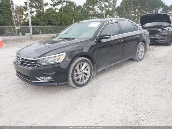 1VWBA7A39JC043773 2018 VOLKSWAGEN PASSAT - Image 2