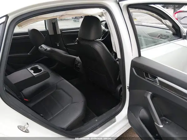 1VWBA7A39JC048763 2018 VOLKSWAGEN PASSAT - Image 8