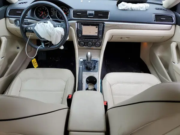 1VWBA7A3XJC000768 2018 VOLKSWAGEN PASSAT - Image 8
