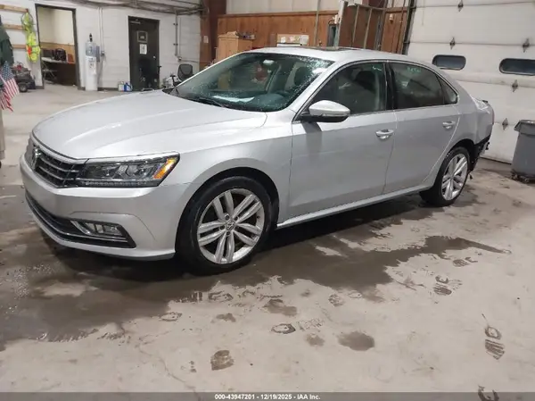 1VWBA7A3XJC001693 2018 VOLKSWAGEN PASSAT - Image 2