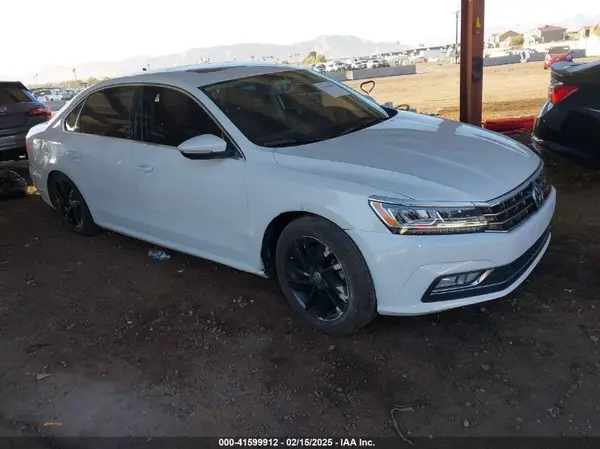 1VWBA7A3XJC004237 2018 VOLKSWAGEN PASSAT - Image 1