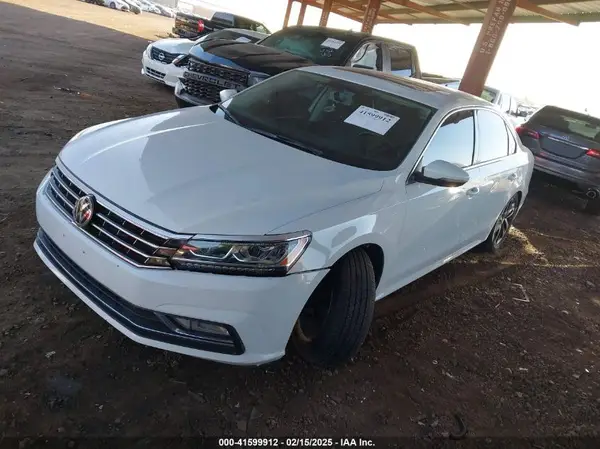 1VWBA7A3XJC004237 2018 VOLKSWAGEN PASSAT - Image 2