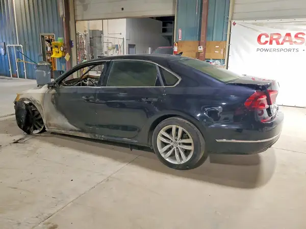 1VWBA7A3XJC007798 2018 VOLKSWAGEN PASSAT - Image 2