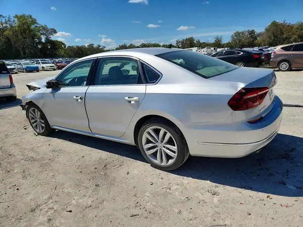 1VWBA7A3XJC008045 2018 VOLKSWAGEN PASSAT - Image 2