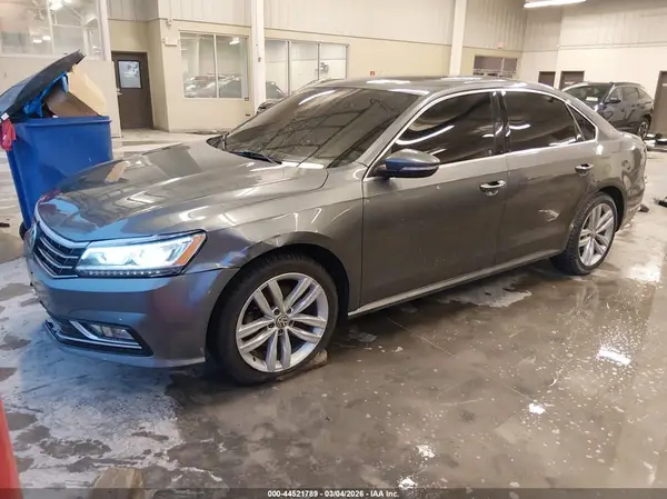 1VWBA7A3XJC008417 2018 VOLKSWAGEN PASSAT - Image 2