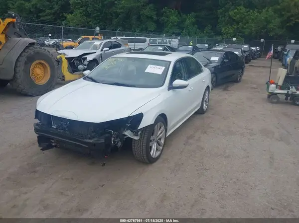 1VWBA7A3XJC010135 2018 VOLKSWAGEN PASSAT - Image 2