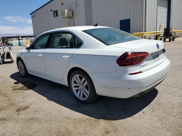 1VWBA7A3XJC011754 2018 VOLKSWAGEN PASSAT - Image 2