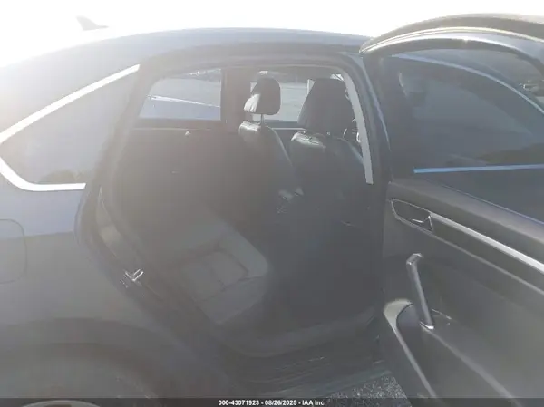 1VWBA7A3XJC011916 2018 VOLKSWAGEN PASSAT - Image 8