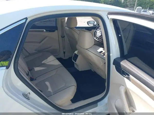 1VWBA7A3XJC012953 2018 VOLKSWAGEN PASSAT - Image 8