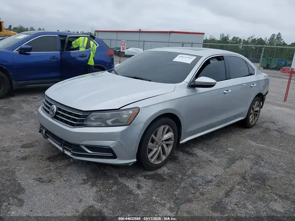 1VWBA7A3XJC013102 2018 VOLKSWAGEN PASSAT - Image 2