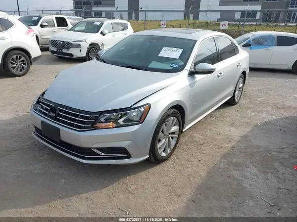 1VWBA7A3XJC018025 2018 VOLKSWAGEN PASSAT - Image 2