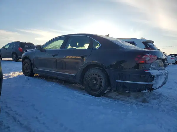 1VWBA7A3XJC020972 2018 VOLKSWAGEN PASSAT - Image 2