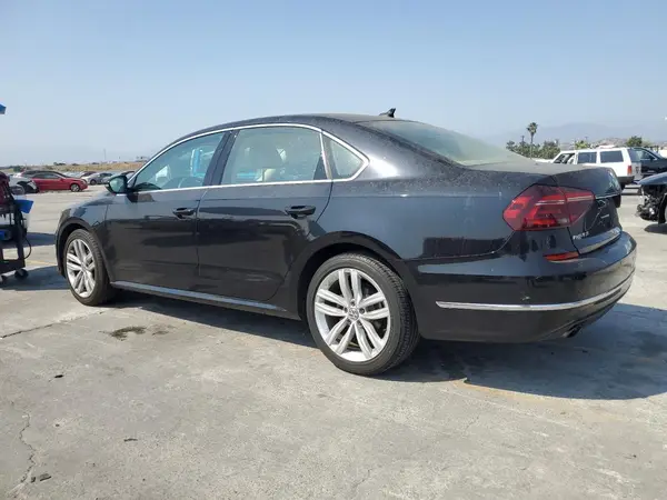 1VWBA7A3XJC021295 2018 VOLKSWAGEN PASSAT - Image 2
