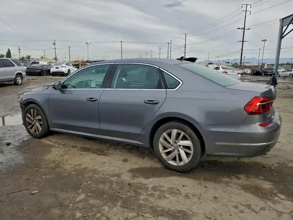 1VWBA7A3XJC022639 2018 VOLKSWAGEN PASSAT - Image 2