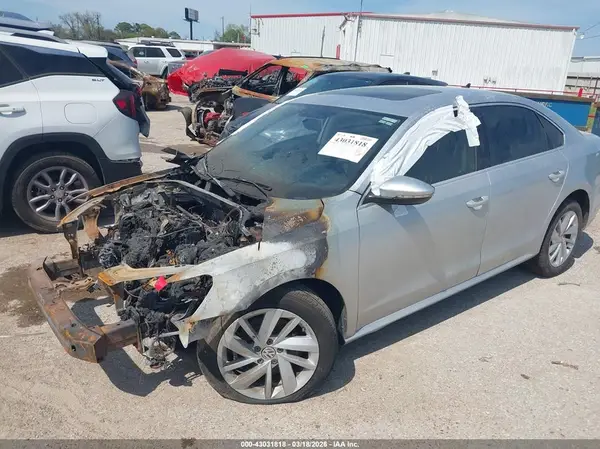 1VWBA7A3XJC027288 2018 VOLKSWAGEN PASSAT - Image 2