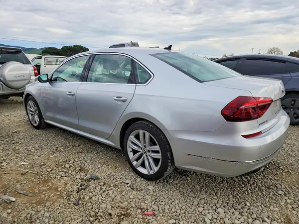 1VWBA7A3XJC030370 2018 VOLKSWAGEN PASSAT - Image 2