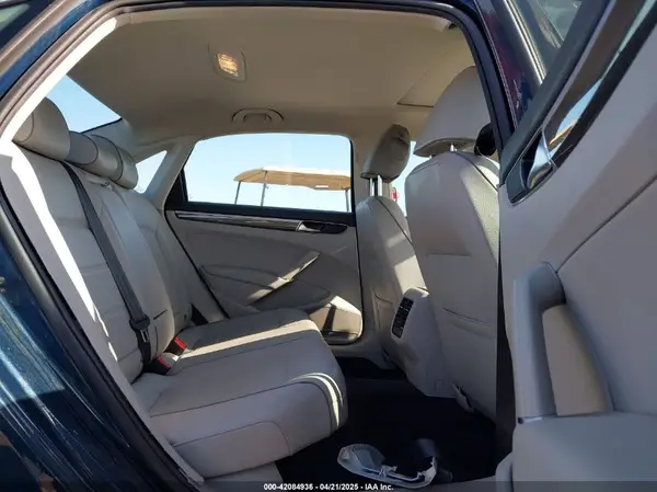 1VWBA7A3XJC038887 2018 VOLKSWAGEN PASSAT - Image 8