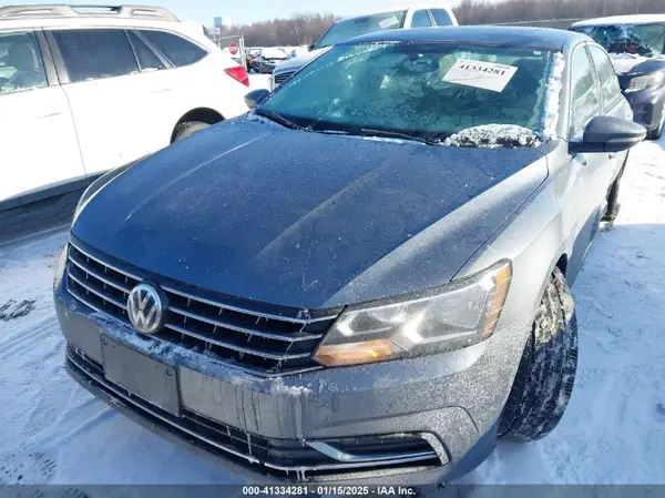 1VWBA7A3XJC041885 2018 VOLKSWAGEN PASSAT - Image 2