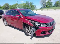 1VWBA7A3XJC043393 2018 VOLKSWAGEN PASSAT