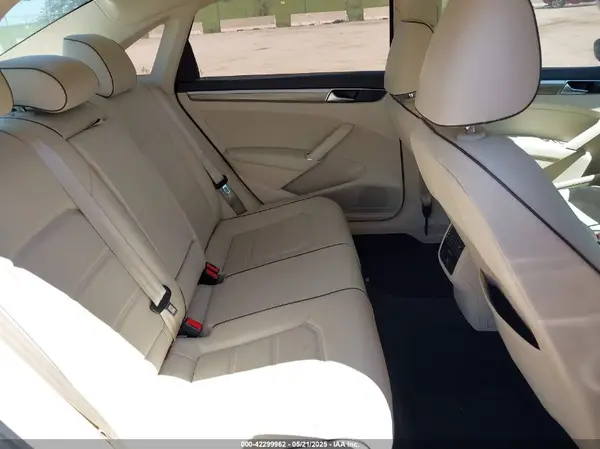 1VWBA7A3XJC043393 2018 VOLKSWAGEN PASSAT - Image 8