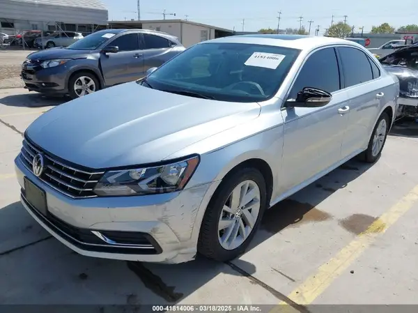 1VWBA7A3XJC045113 2018 VOLKSWAGEN PASSAT - Image 2