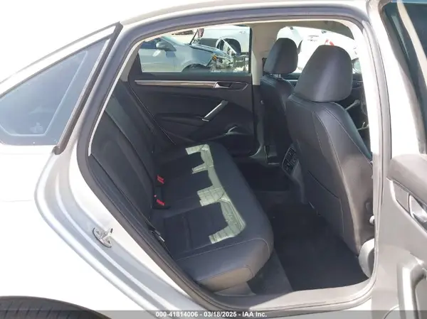 1VWBA7A3XJC045113 2018 VOLKSWAGEN PASSAT - Image 8