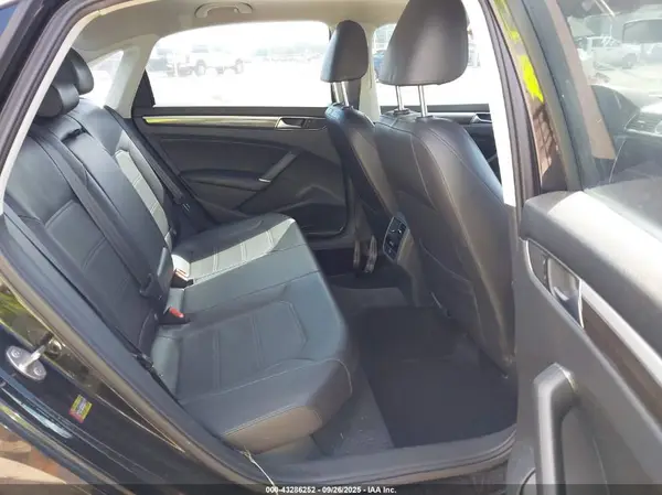 1VWBS7A30GC016578 2016 VOLKSWAGEN PASSAT - Image 8