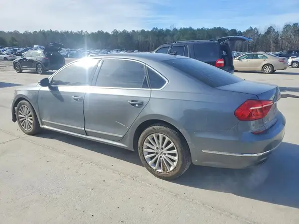 1VWBS7A30GC017438 2016 VOLKSWAGEN PASSAT - Image 2