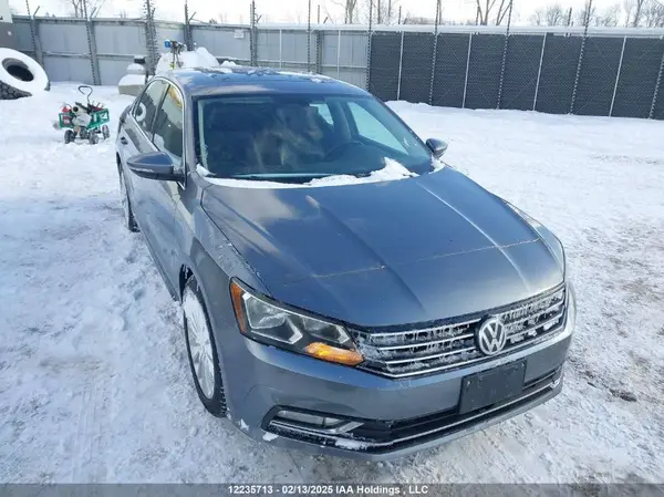 1VWBS7A30GC030884 2016 VOLKSWAGEN PASSAT - Image 1