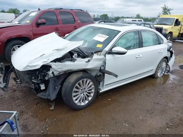 1VWBS7A30GC067496 2016 VOLKSWAGEN PASSAT - Image 2