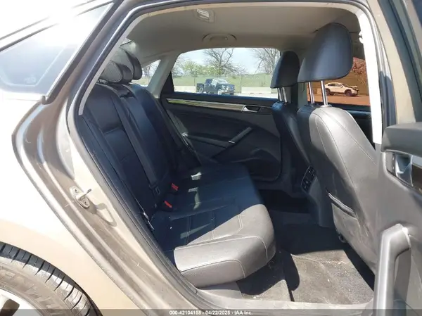 1VWBS7A31GC015469 2016 VOLKSWAGEN PASSAT - Image 8
