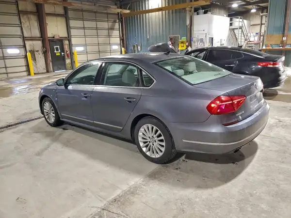 1VWBS7A31GC068849 2016 VOLKSWAGEN PASSAT - Image 2
