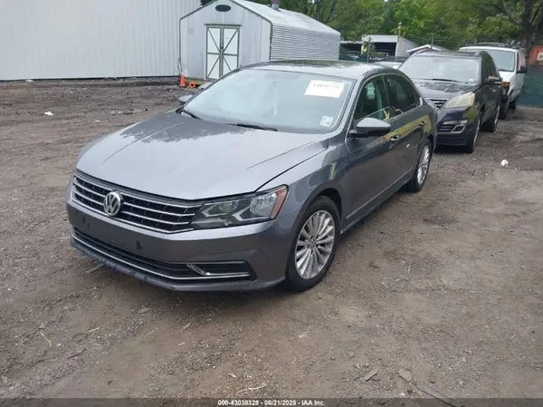 1VWBS7A32GC012807 2016 VOLKSWAGEN PASSAT - Image 2