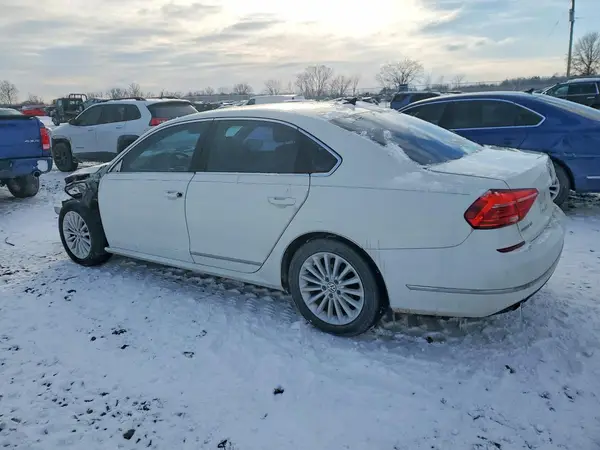 1VWBS7A32GC039831 2016 VOLKSWAGEN PASSAT - Image 2