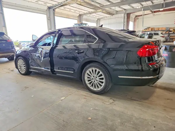 1VWBS7A32GC046083 2016 VOLKSWAGEN PASSAT - Image 2