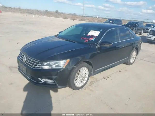 1VWBS7A32GC061909 2016 VOLKSWAGEN PASSAT - Image 2