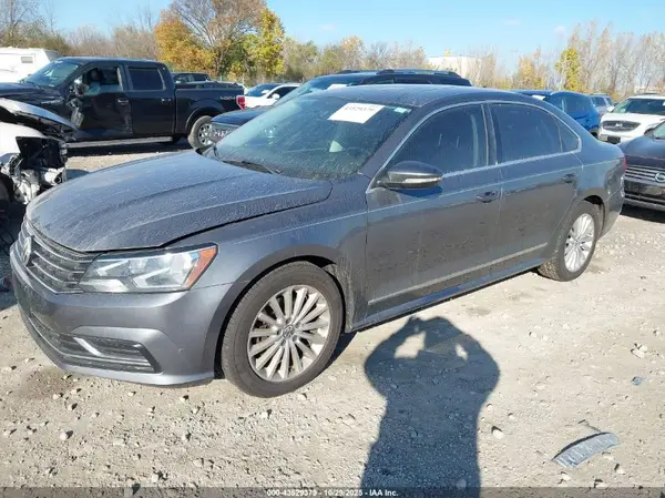 1VWBS7A33GC021242 2016 VOLKSWAGEN PASSAT - Image 2